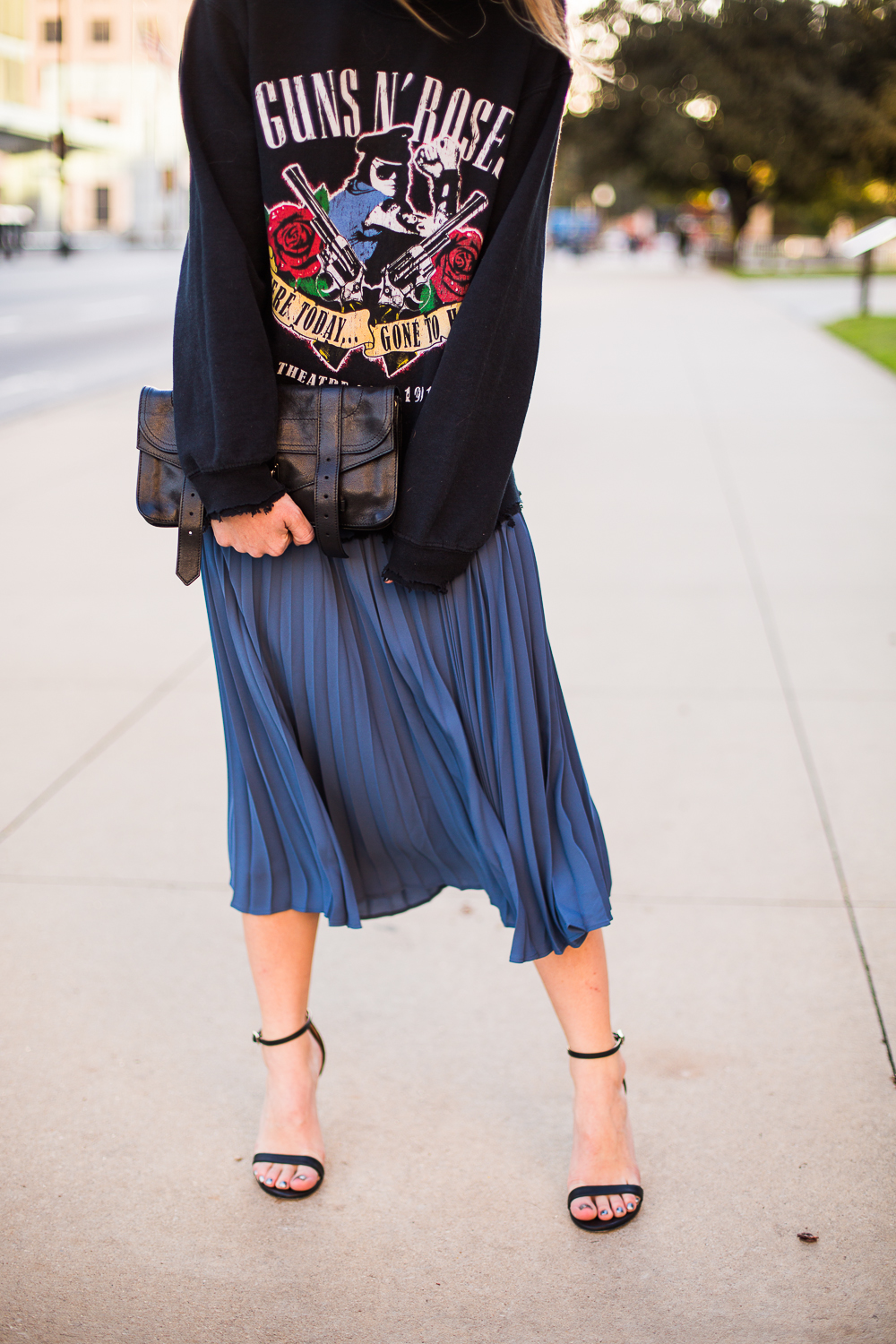 Sweatshirt & Midi Skirt - High End Hippie
